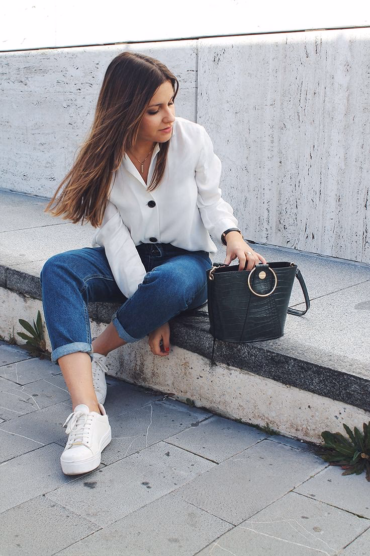 ¿Cómo combinar una camisa blanca?