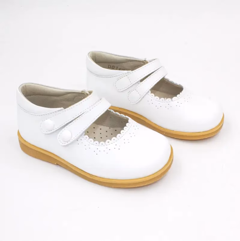 ¿Cuántas tiendas tiene zapatos Carla?