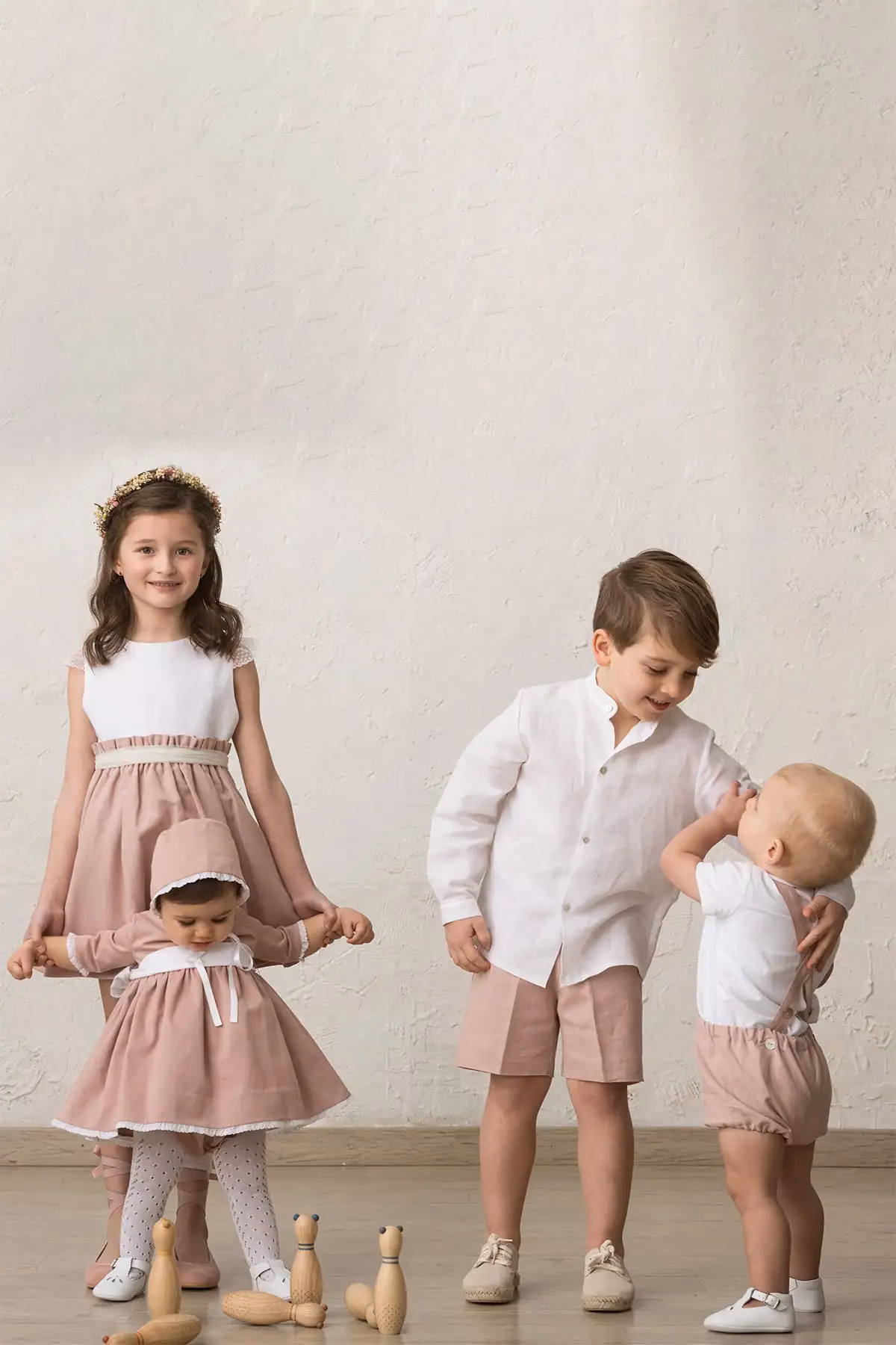 ¿Cómo se puede combinar el rosa bebé con un look casual y Chic?