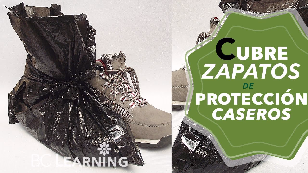 ¿Cómo se puede evitar que el agua se cuele en el calzado?