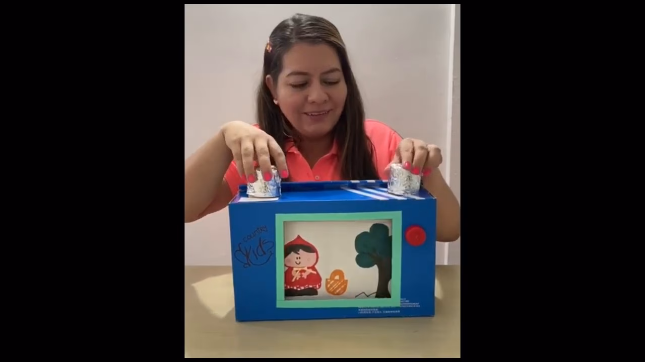 ¿Cómo sujetar un móvil dentro de una caja?