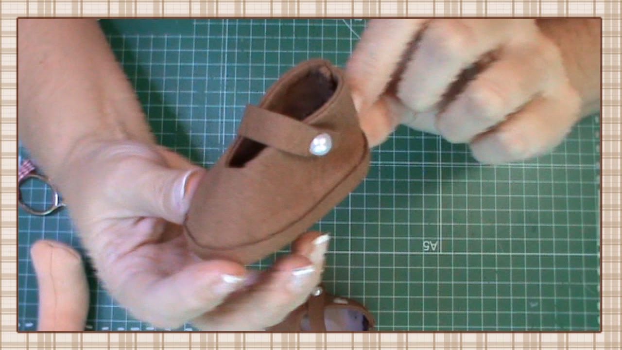 ¿Cómo hacer una casa de muñecas de cartón?