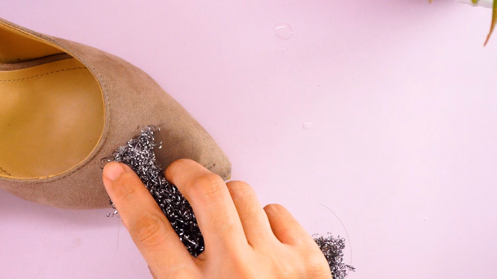 ¿Cómo limpiar la gamuza?