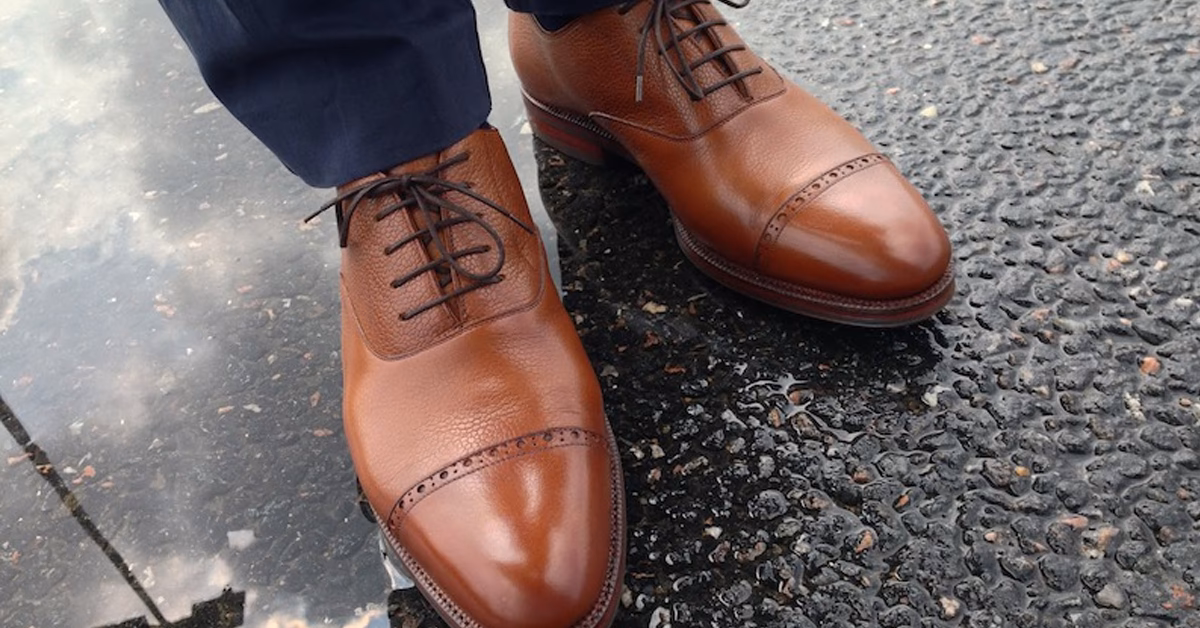 ¿Qué pasa si me pongo agua en los zapatos de cuero?