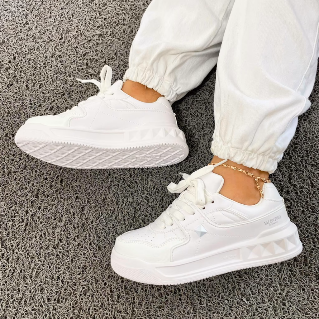 ¿Cuál es el nuevo diseño de la camiseta de Valentino?