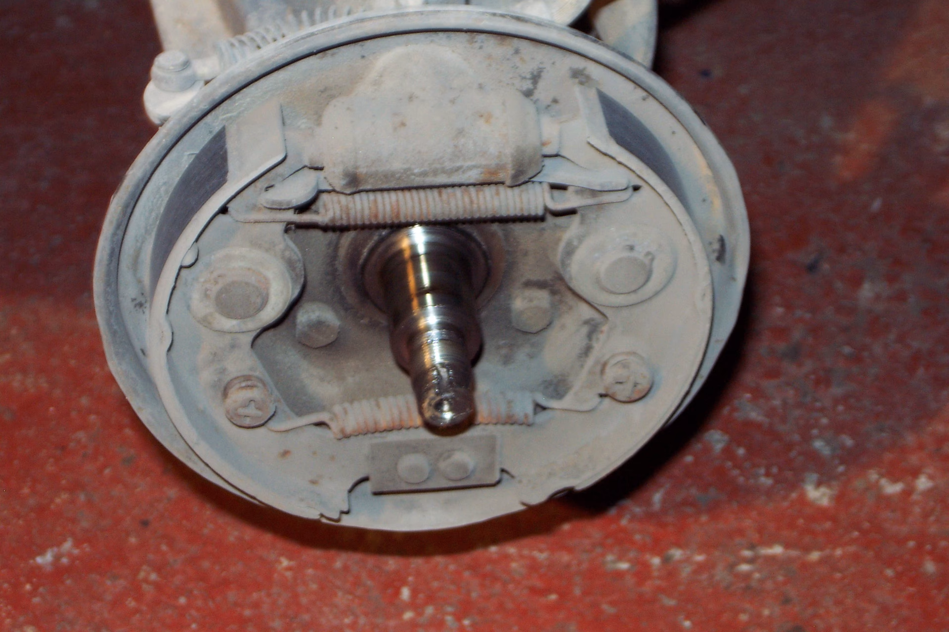 ¿Cómo se puede prevenir el desgaste prematuro de las zapatas de freno?