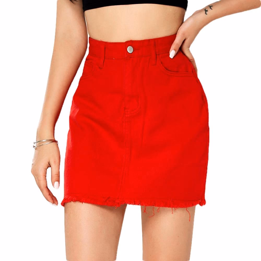 ¿Cómo combinar una falda roja corta?