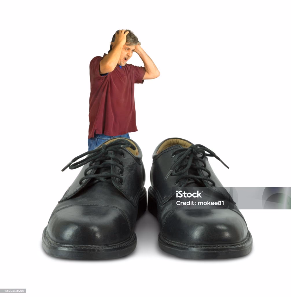 ¿Qué ofrecen nuestros zapatos para hombre en tallas grandes?