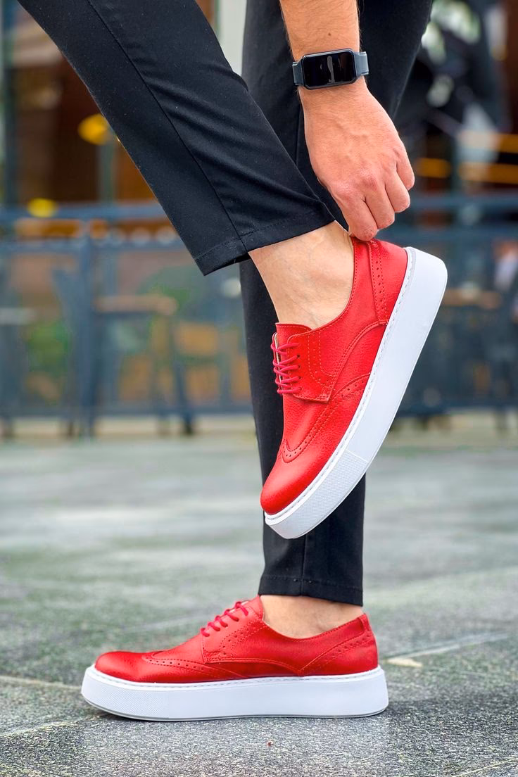 ¿Qué tipo de película es el hombre con un zapato rojo?