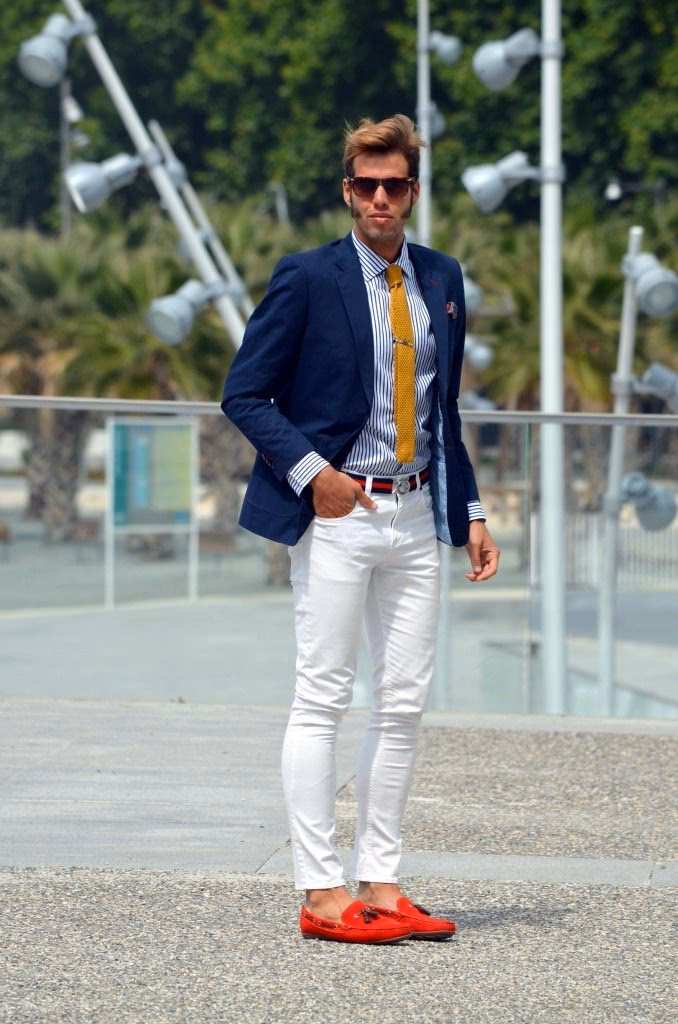 ¿Por qué los hombres usaban zapatos rojos en 1700?