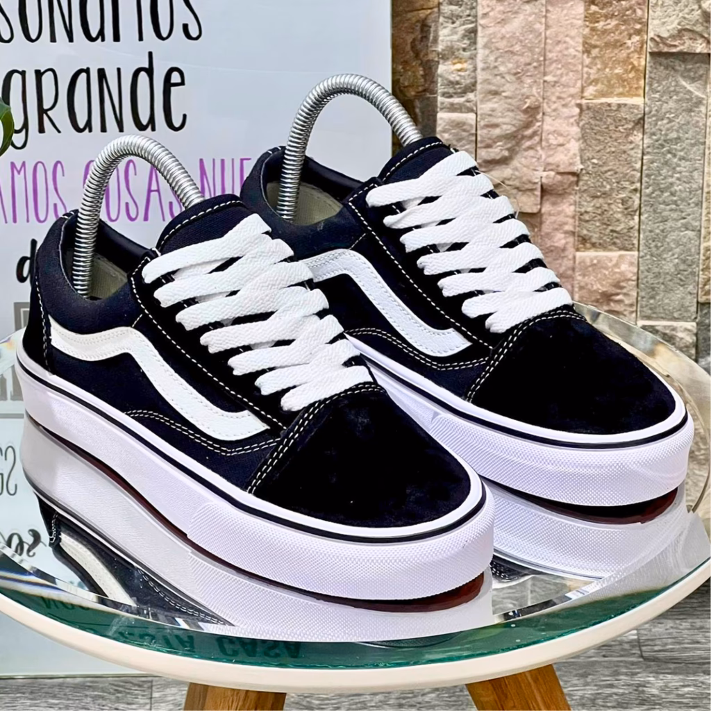 ¿Cuántas fotos hay de zapatos Vans?