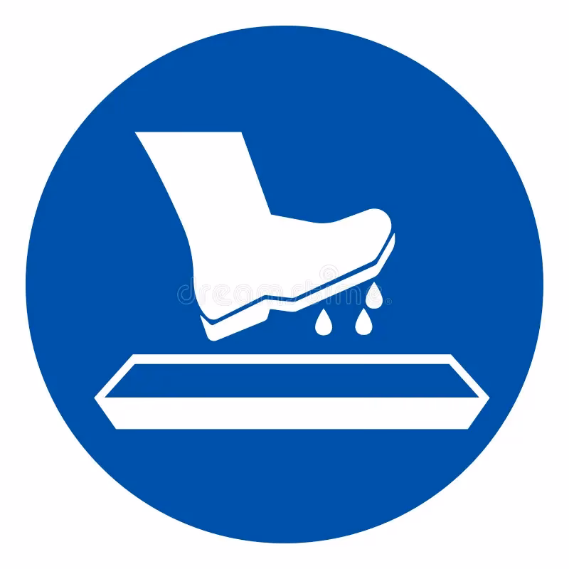 ¿Cómo puedo limpiar mis zapatos en la oficina?