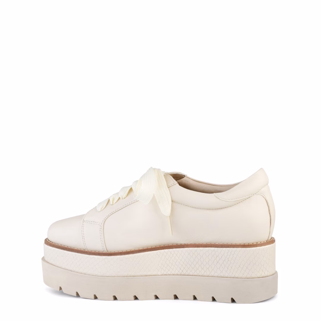 ¿Qué ofrece la colección de Lola Cruz Footwear?