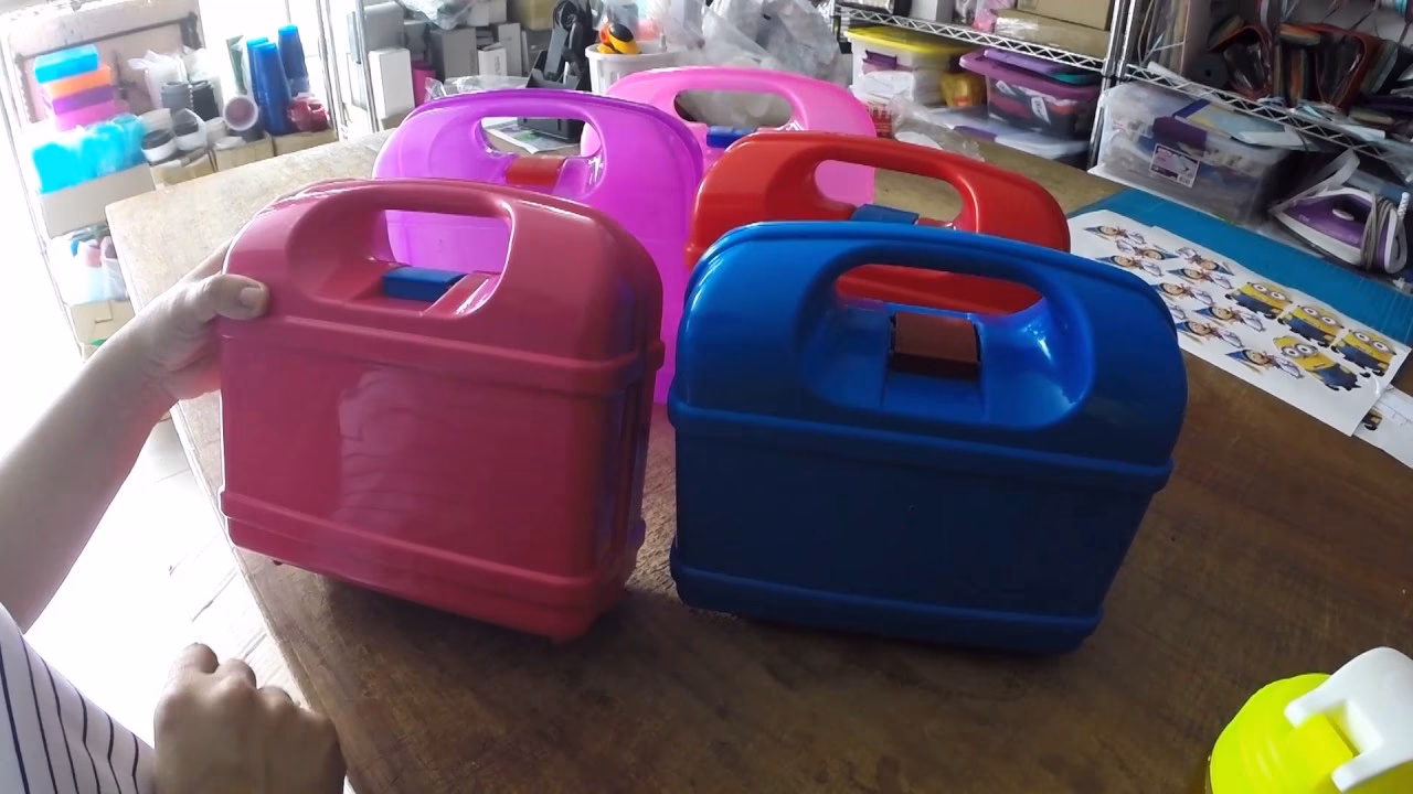 ¿Cómo cargar una lonchera?