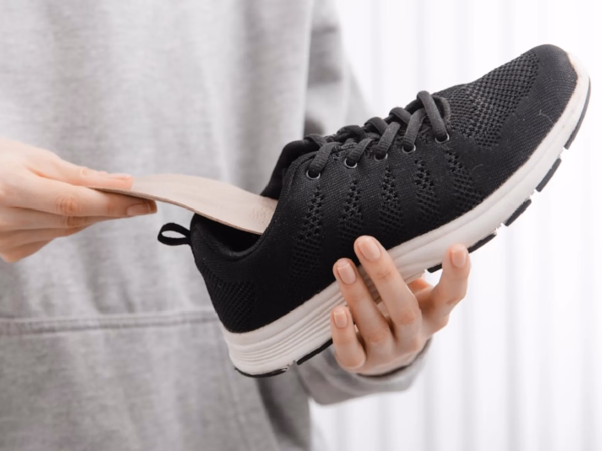 ¿Qué causa el mal olor a la piel?