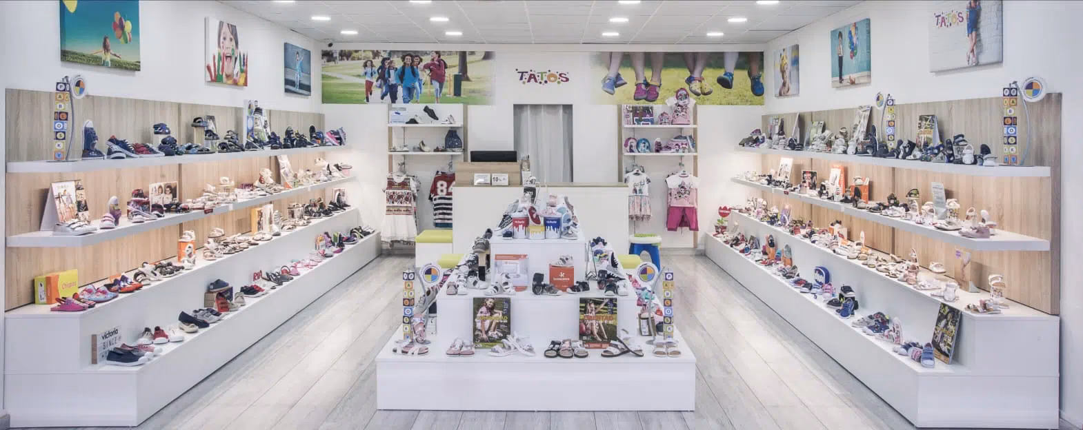 ¿Qué accesorios se pueden añadir a una zapatería?