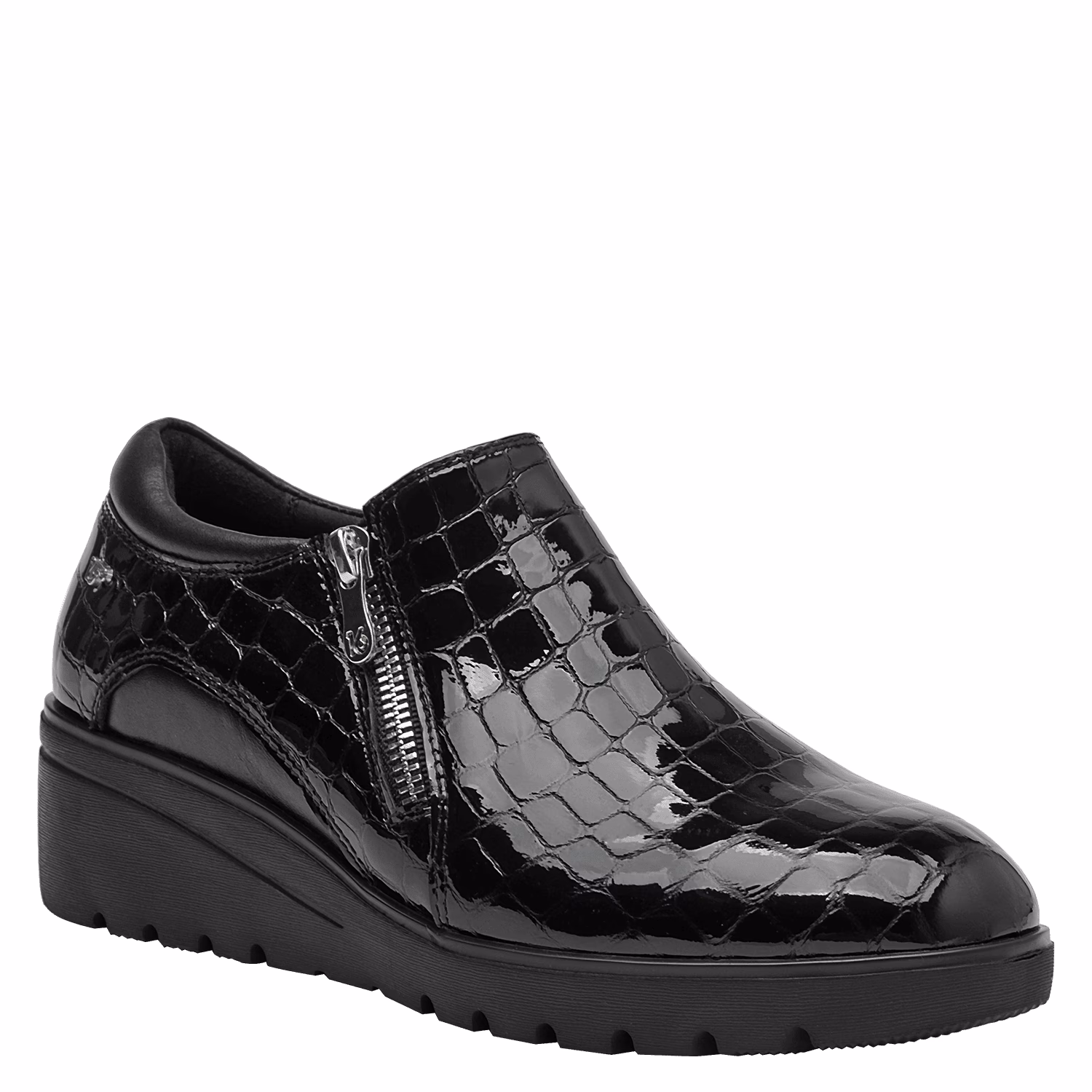 ¿Cómo combinar aberturas laterales con zapatos planos?