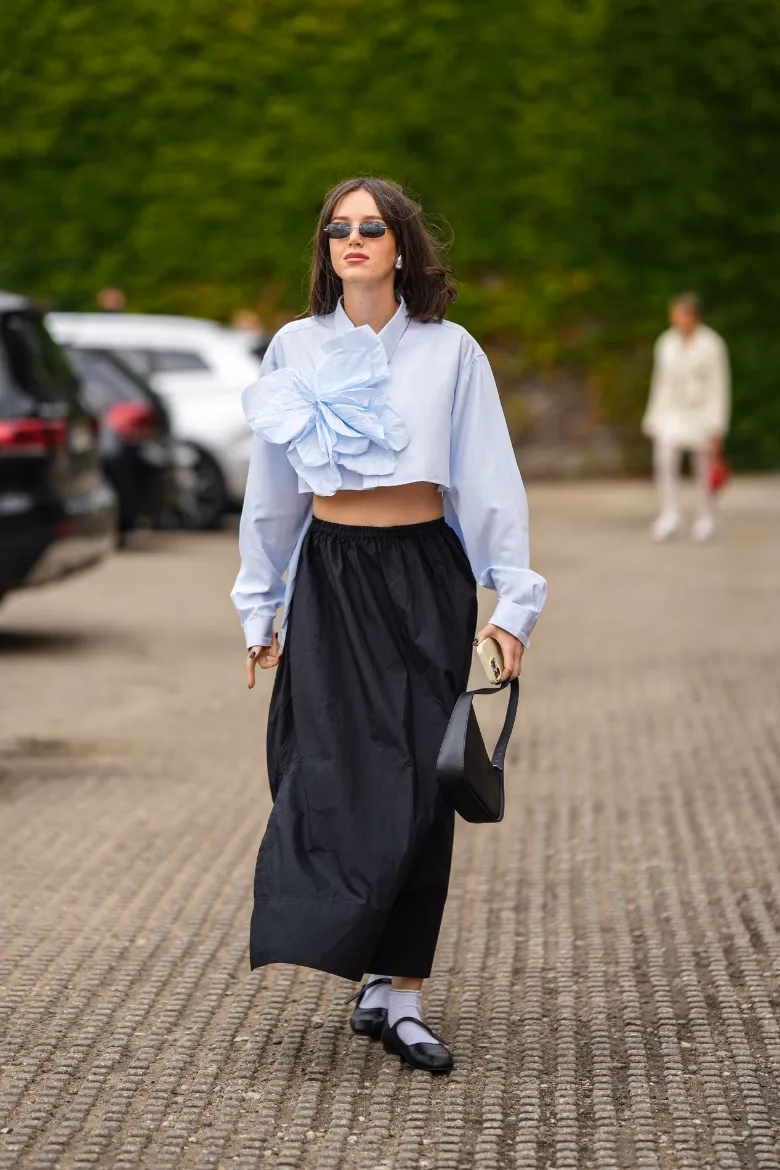 ¿Cómo combinar la falda y el calzado?