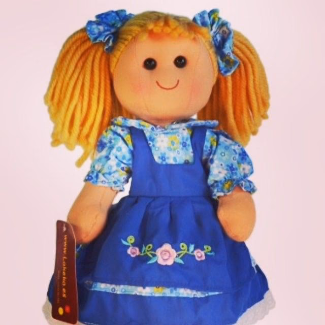 ¿Qué significa tener una muñeca vestida de azul?