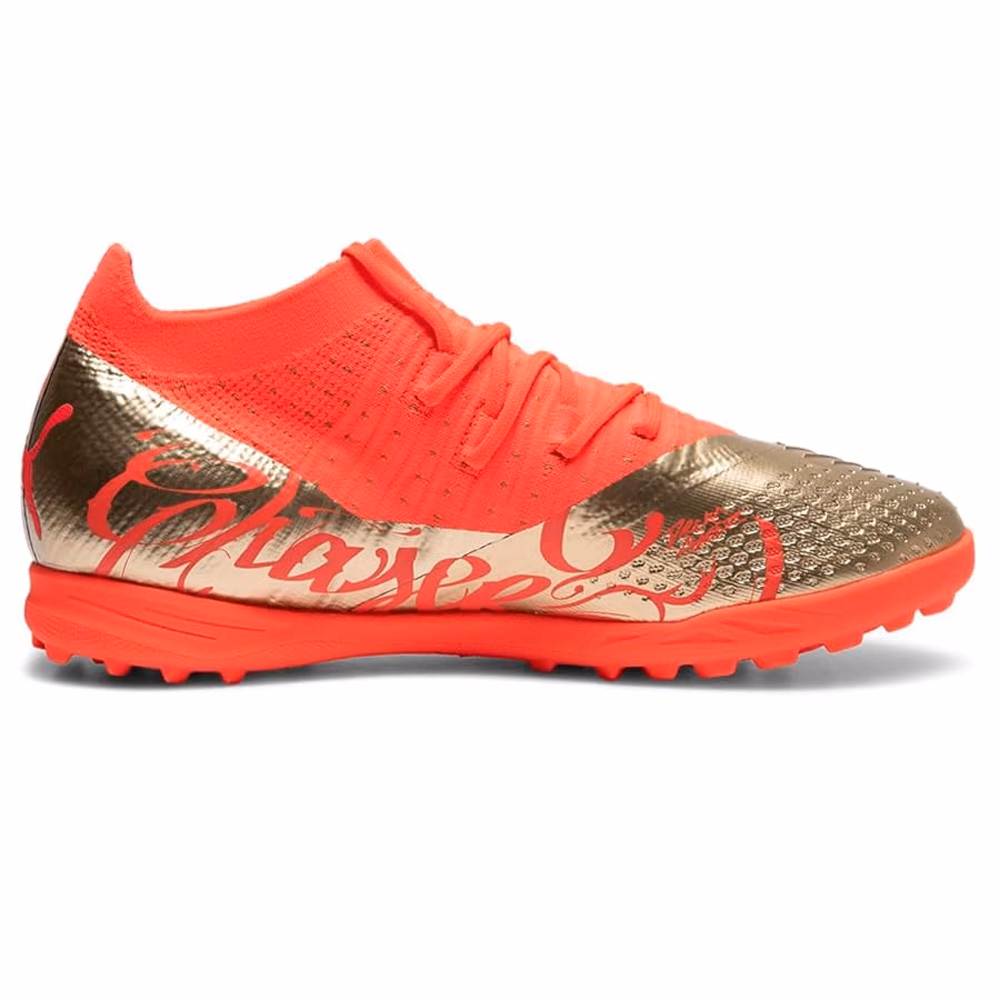 ¿Quién tiene el pie más grande que Neymar?