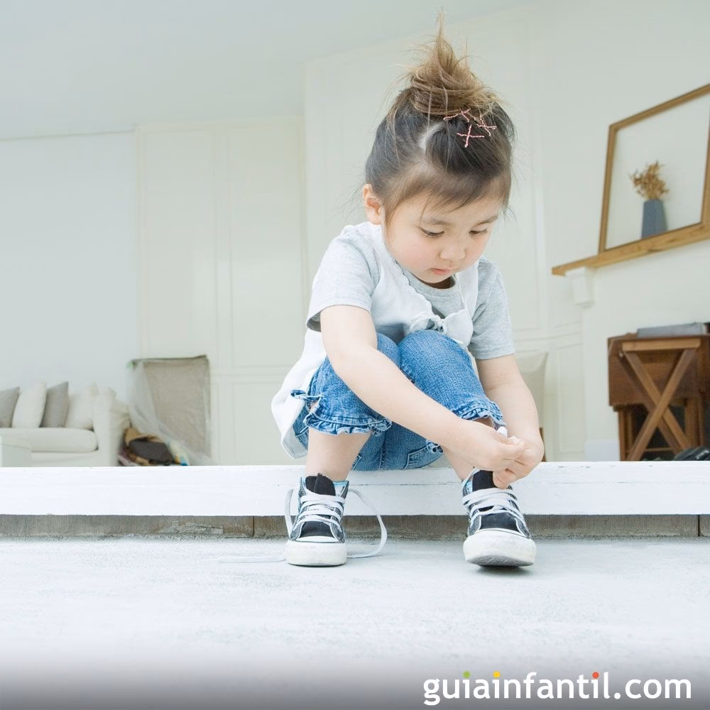 ¿Cómo mantener los pasadores de un niño zurdo?