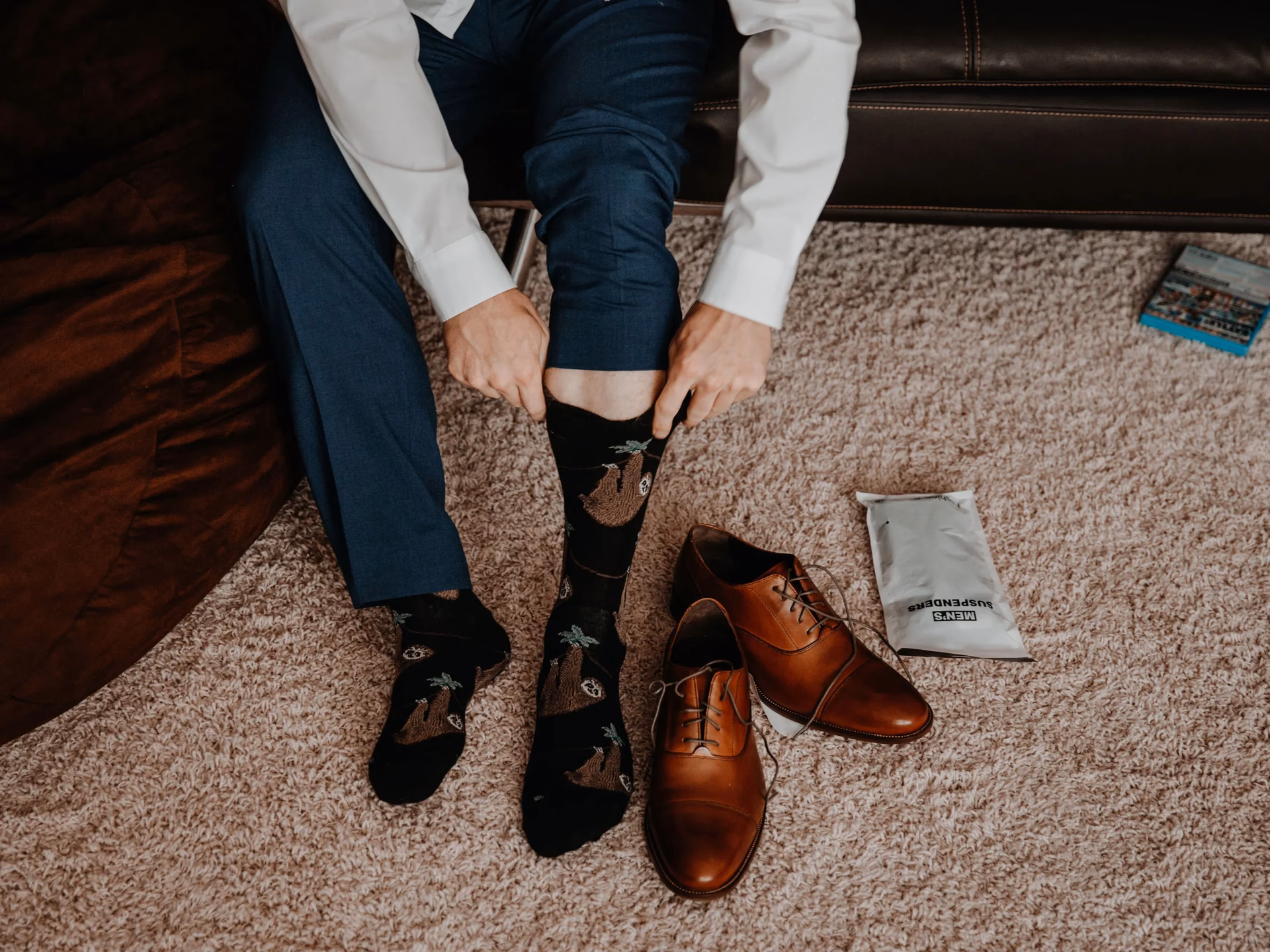 ¿Cómo combinar un pantalón corto azul marino?