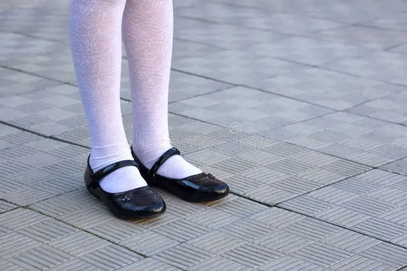 ¿Cómo se relacionan los pies con el calzado de los niños?