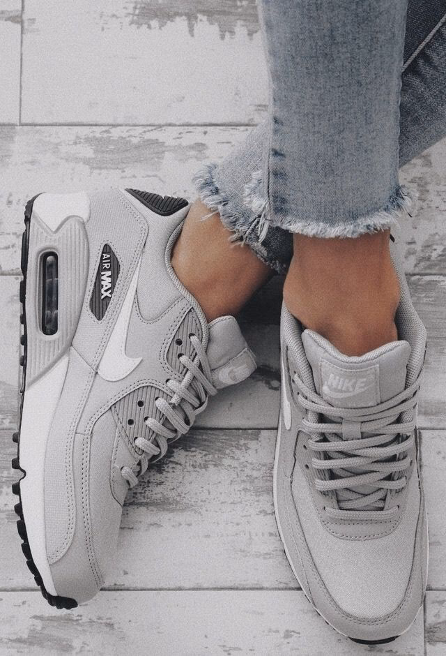 ¿Cuáles son los colores de zapatos de moda?