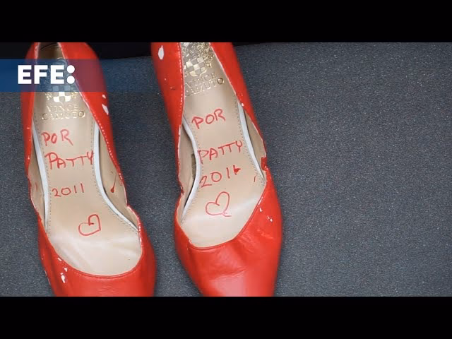 ¿Cómo se llaman los zapatos rojos contra la violencia de género?