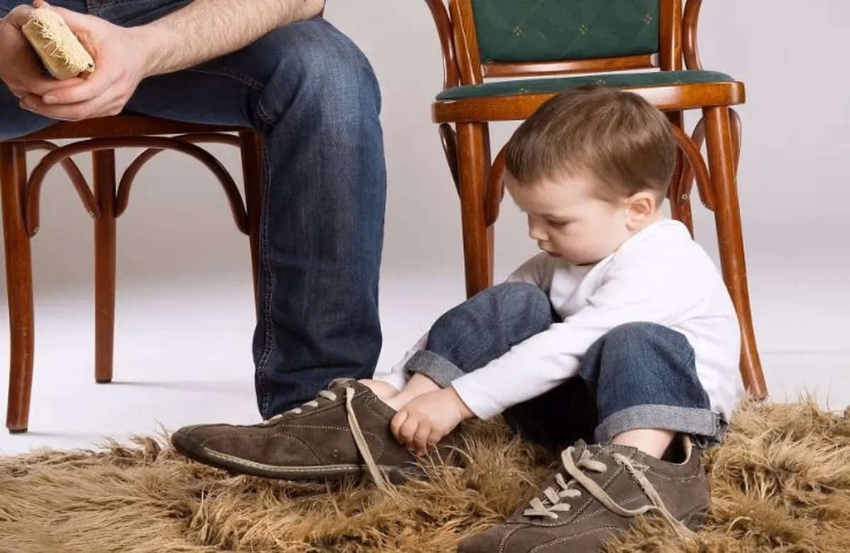 ¿Por qué papá se quita los zapatos?