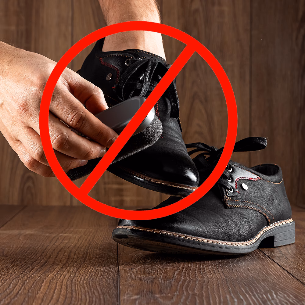 ¿Cómo limpiar el zapato con betún?