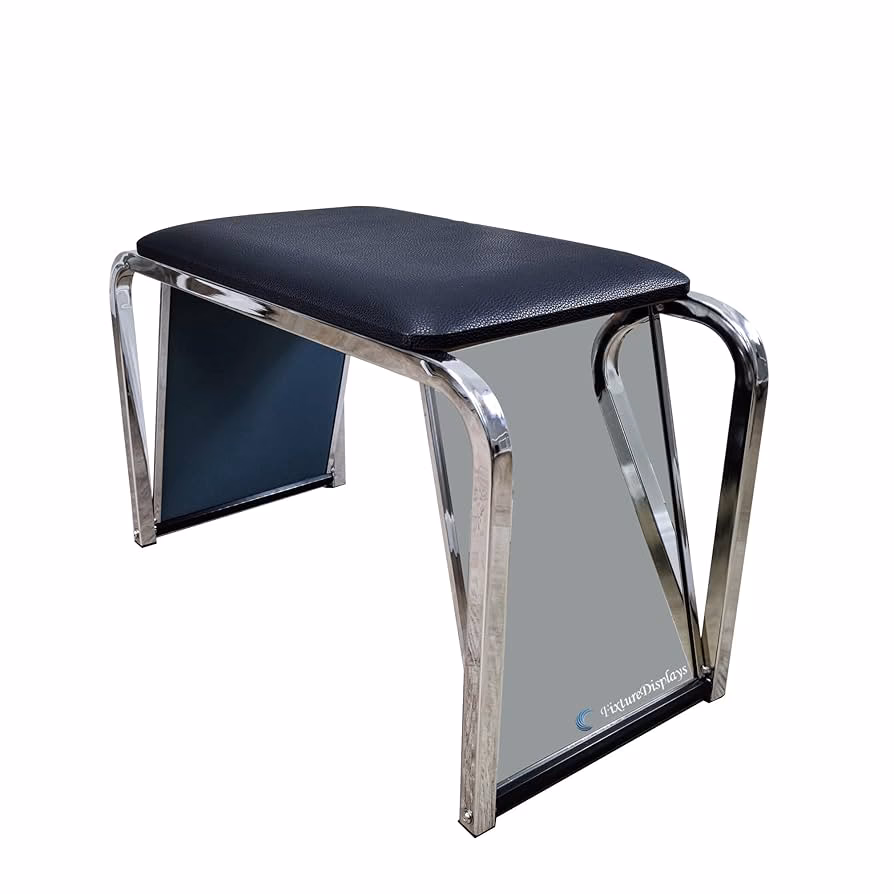 ¿Cómo decorar un sofá con espejos?