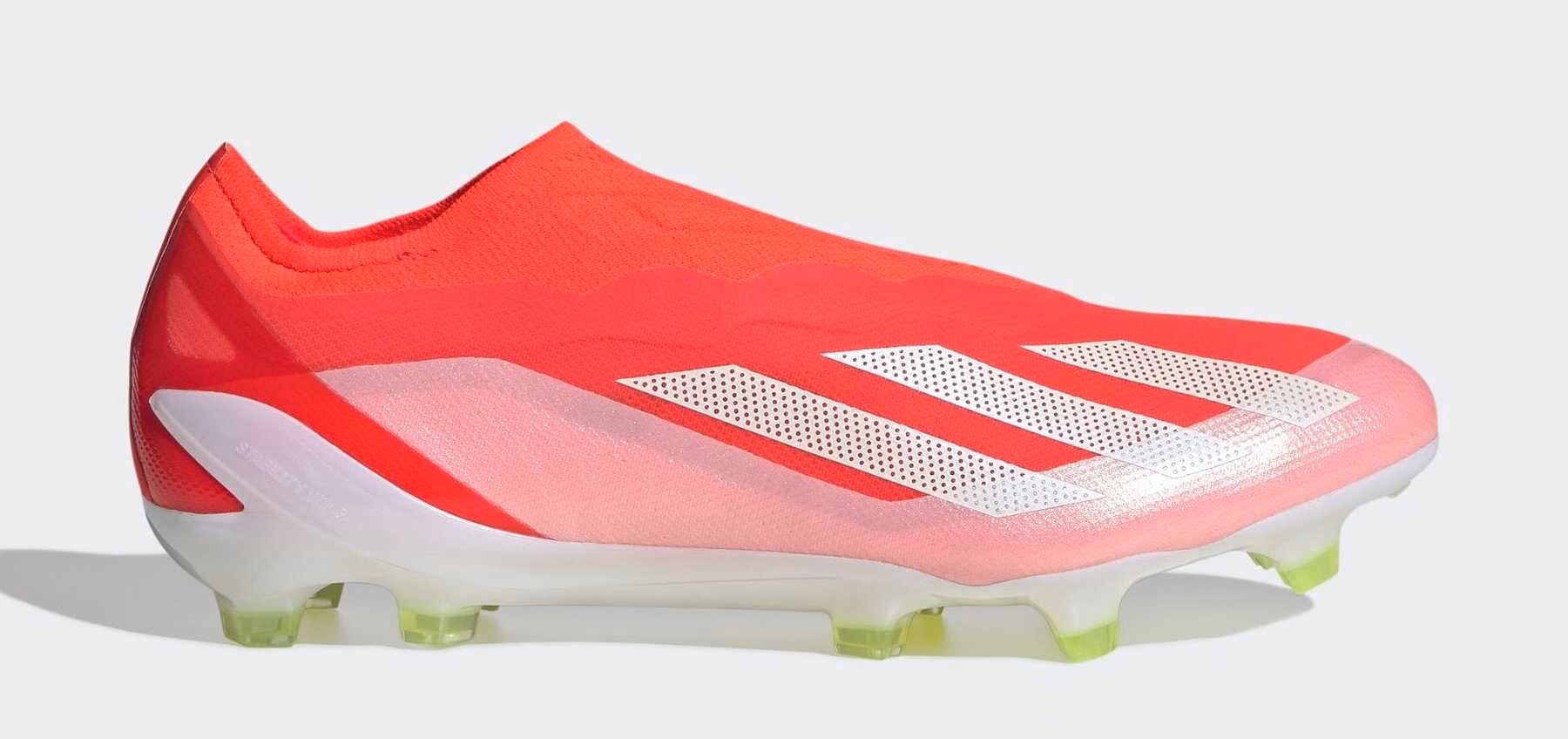 ¿Qué marca se aprecia en la escena de presentación de Paolo Guerrero?