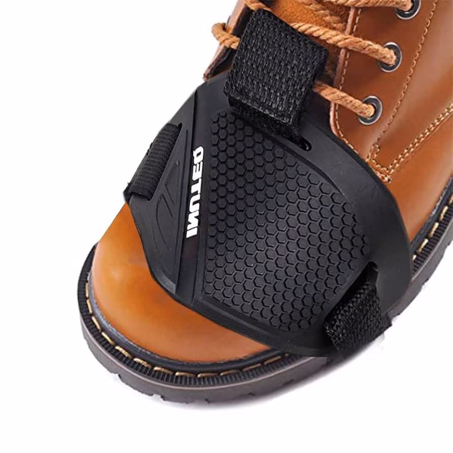 ¿Qué ofrece Badass moto protector de zapatos de motocicleta?