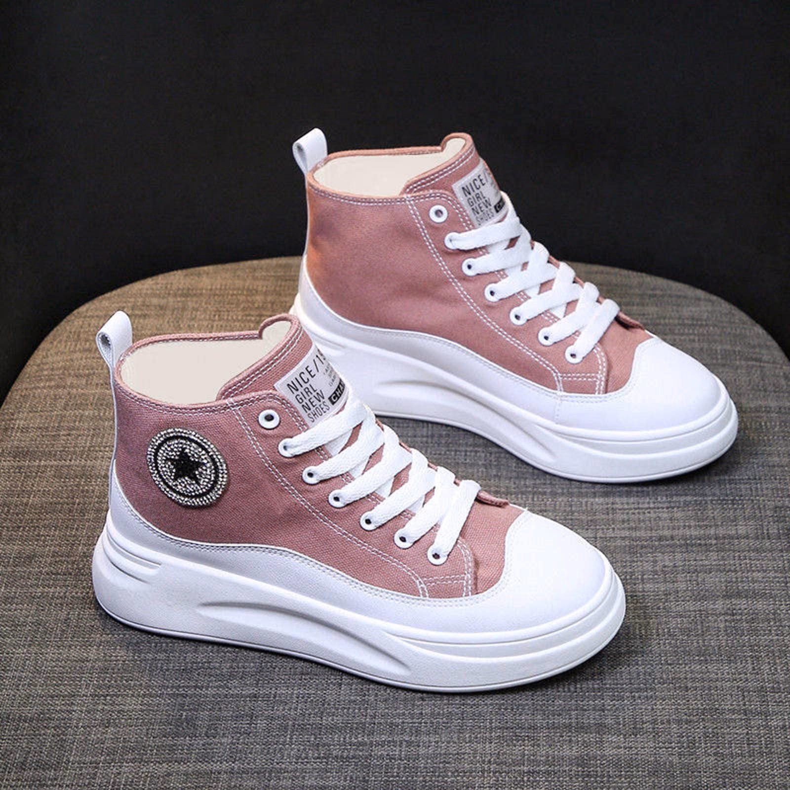 ¿Cómo ayuda la caña de un zapato a las personas con pies planos o arcos bajos?