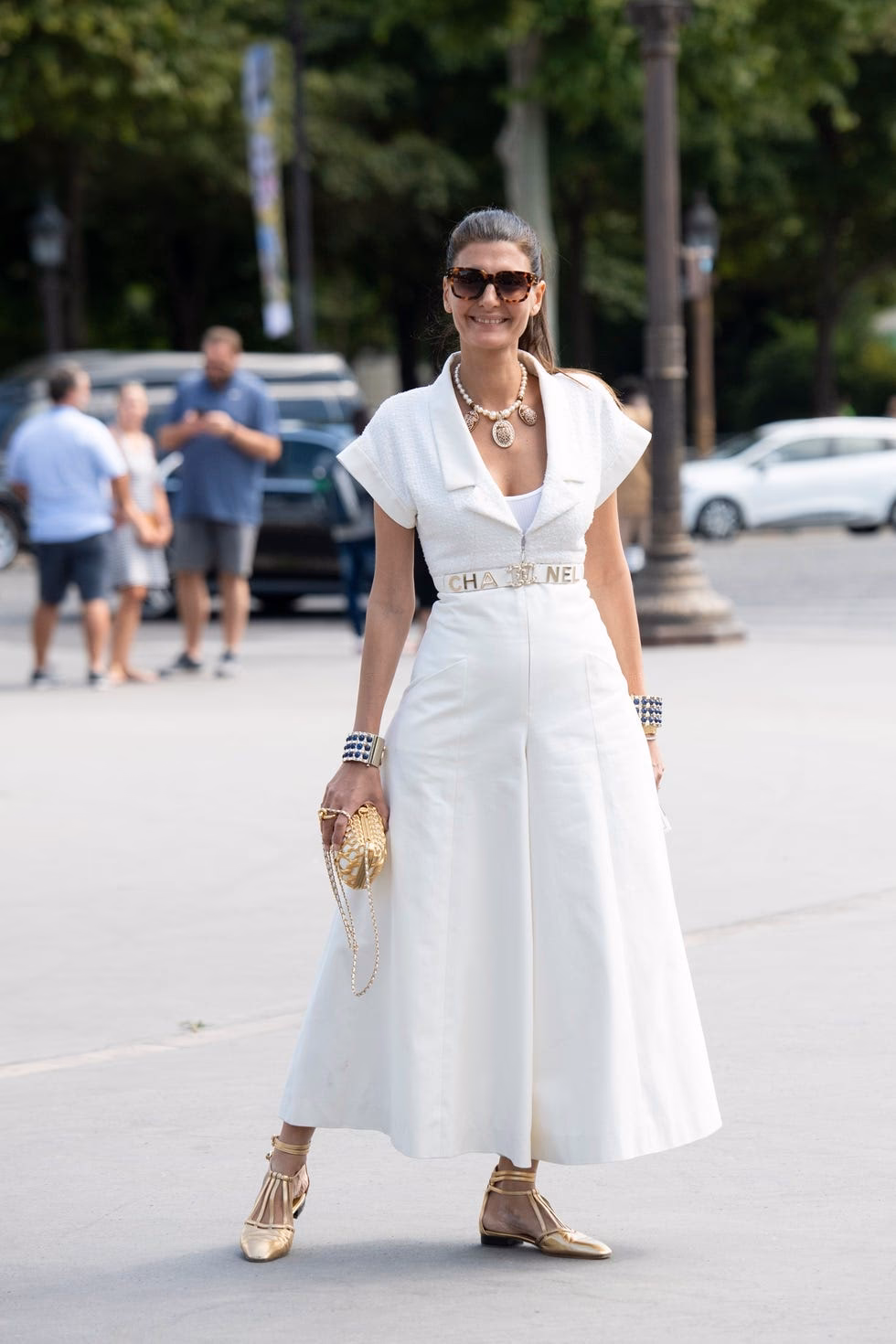 ¿Qué zapato usar con un vestido blanco?