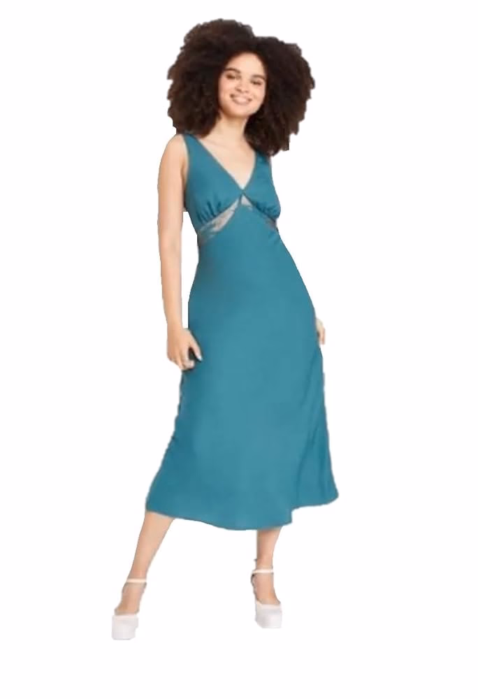 ¿Cómo combinar una camisa turquesa con pantalones blancos?