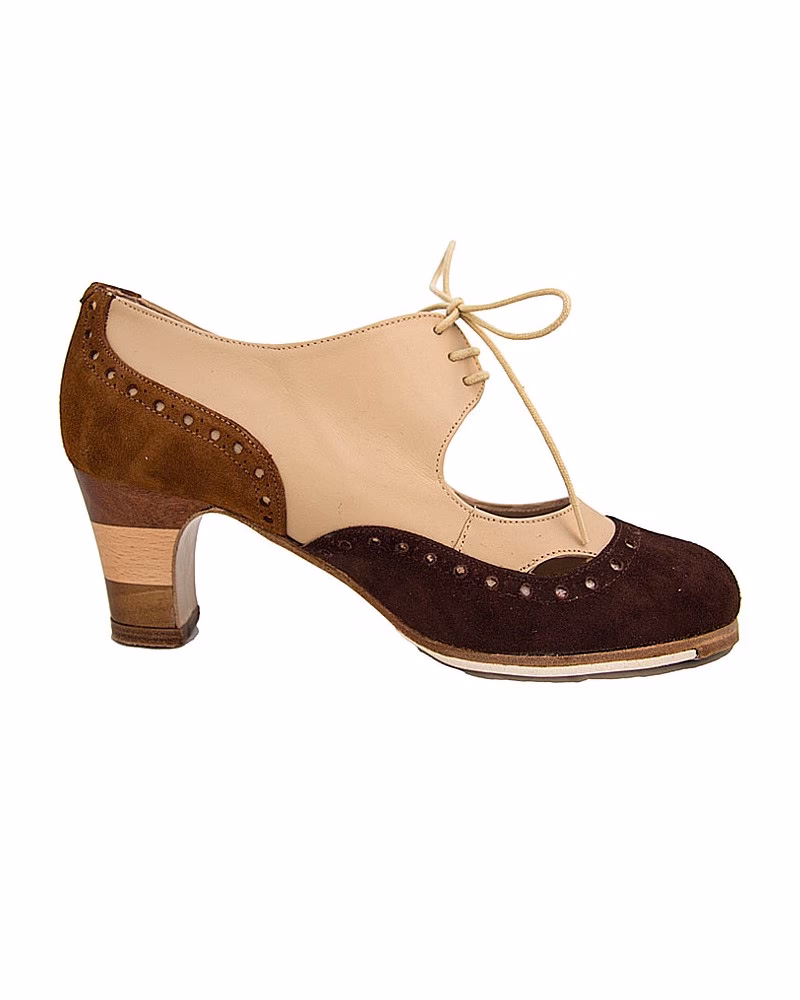 ¿Cuál es el color de cabello de Zahara?