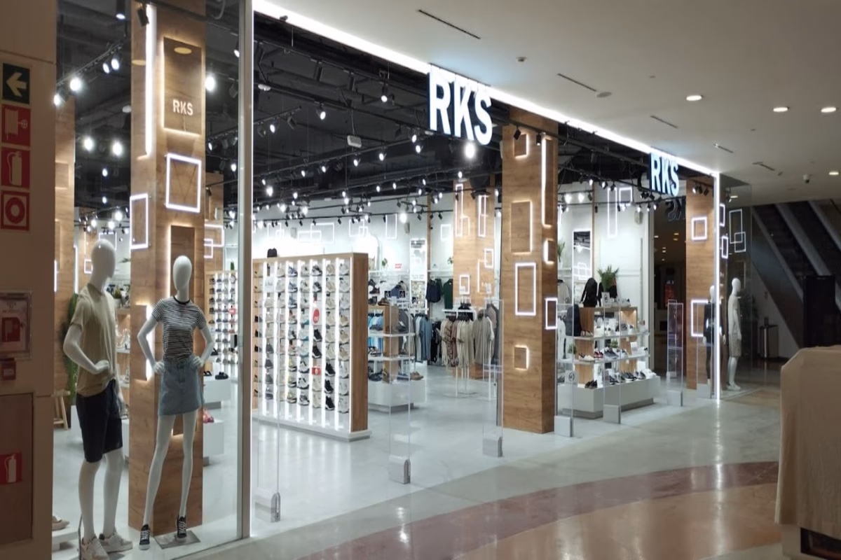 ¿Dónde se encuentra la tienda Deichmann en Xanadú?