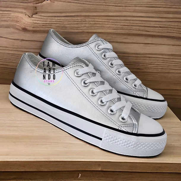 ¿Dónde puedo comprar sandalias plateadas?