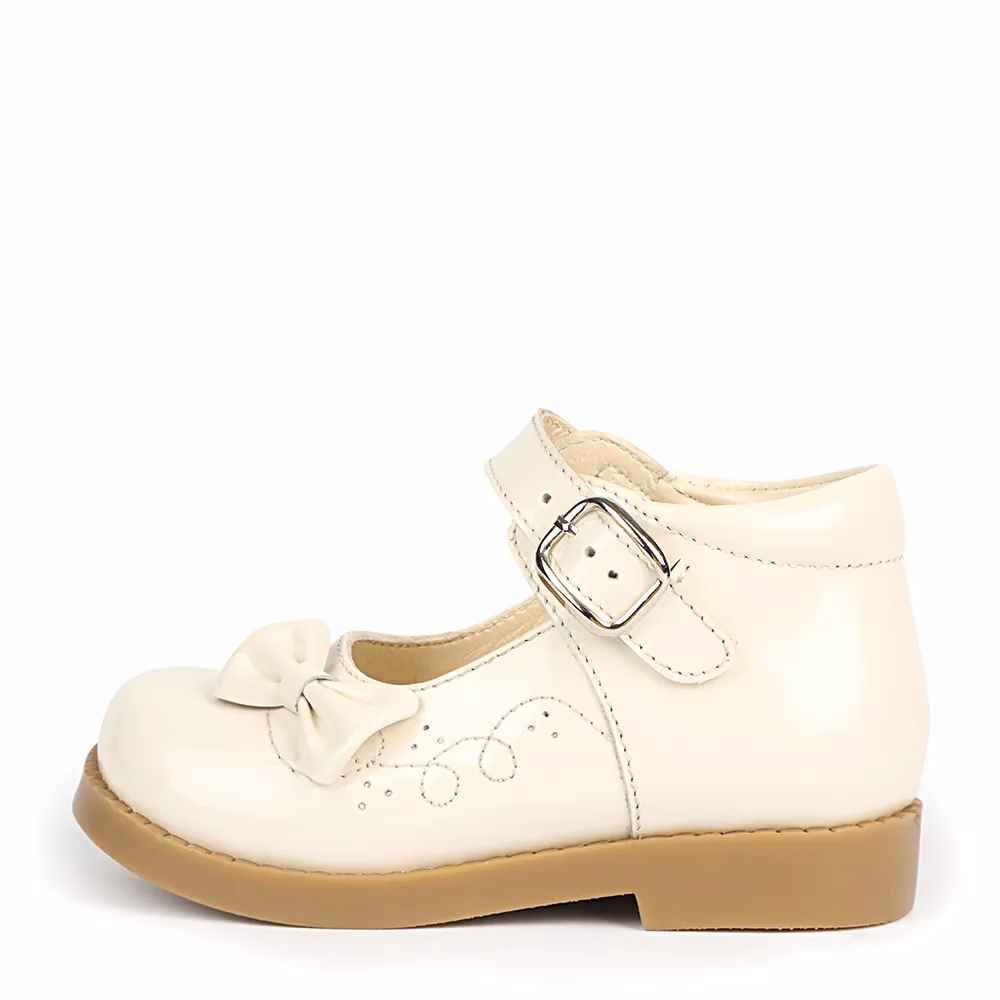 ¿Cuál es la talla 9 Americana de zapatos de Bebe?