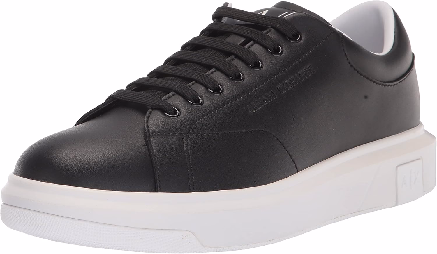 ¿Qué estilo de camisetas ofrece Armani Exchange?