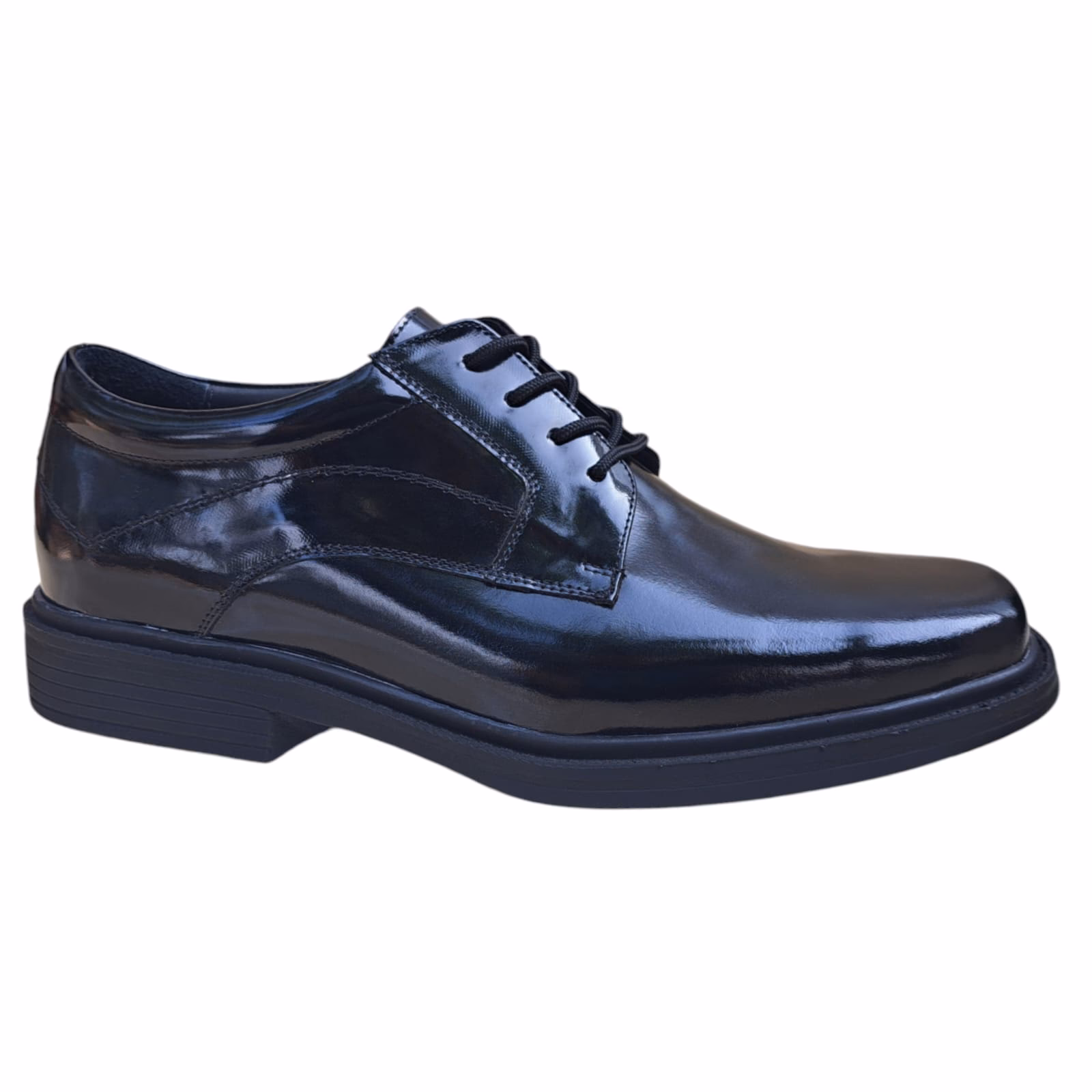 ¿Cómo hacer que un zapato de charol se vea brillante?