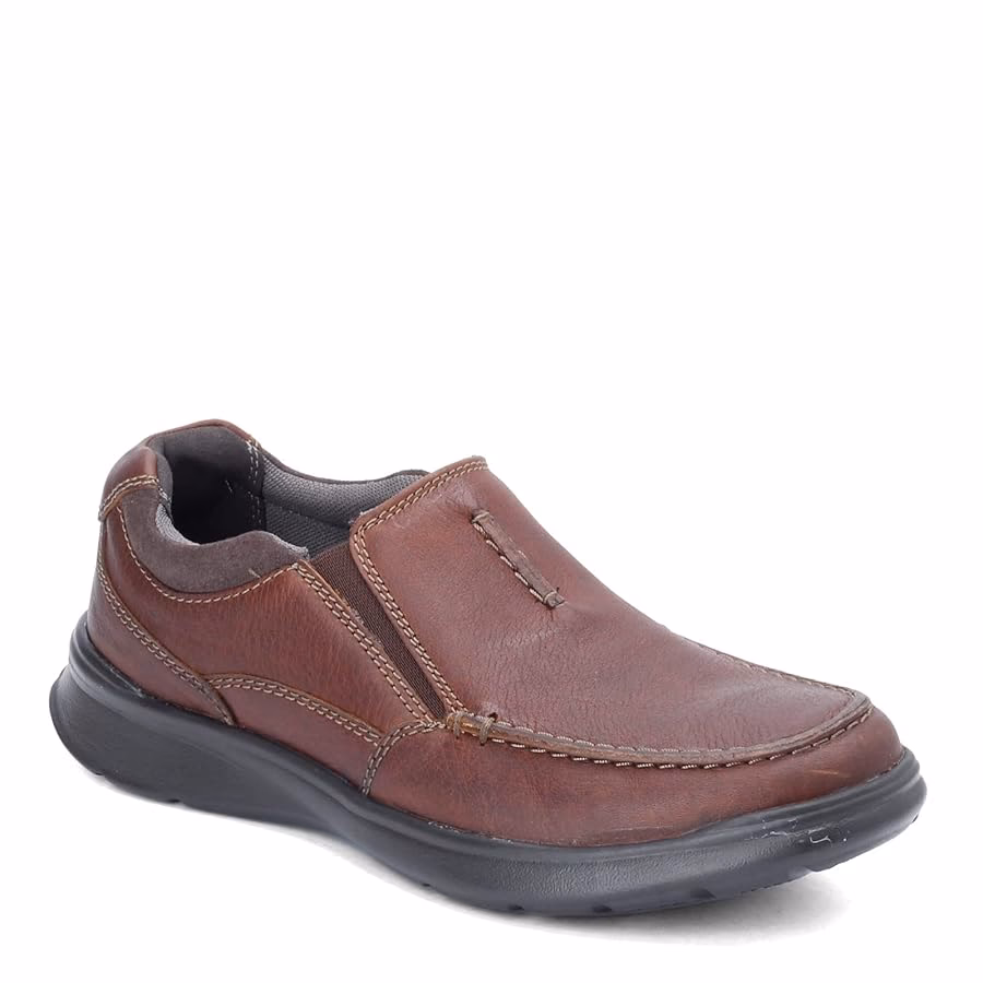 ¿Dónde puedo encontrar las últimas tendencias de zapatos de Clarks?