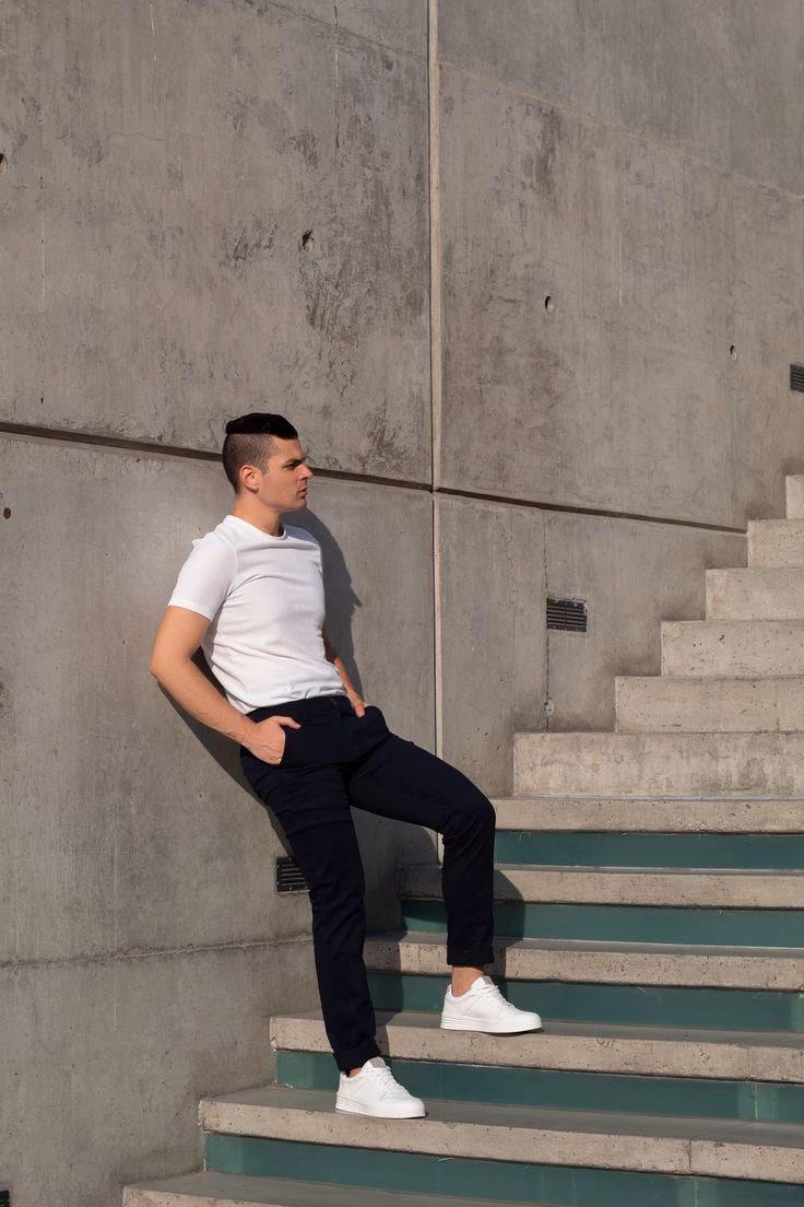 ¿Cómo combinar vaqueros con camisa formal?