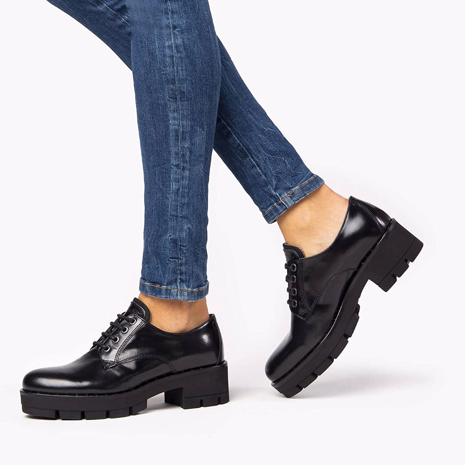 ¿Qué zapatos combinan con los trajes de corbata y Americana?