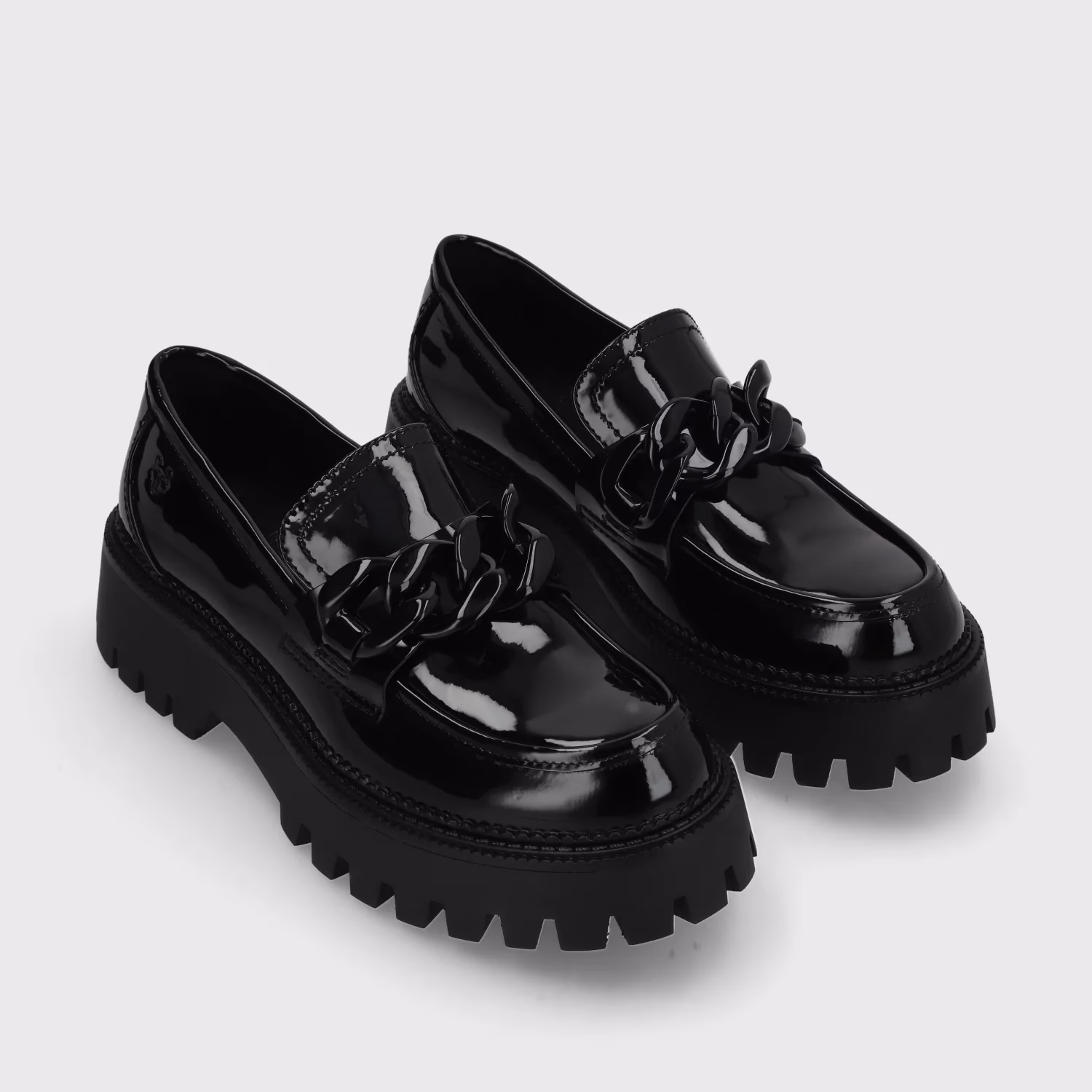 ¿Cómo combinar zapatos de plata para bodas?