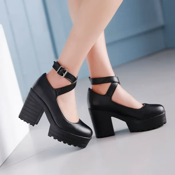 ¿Cómo combinar zapatos de tacón con cordones de Boohoo?