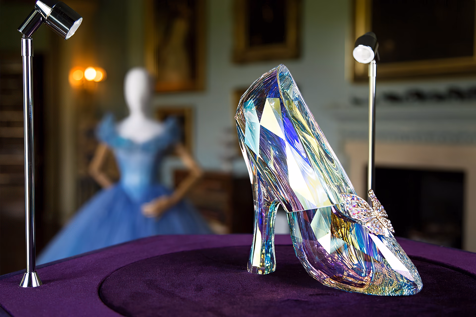 ¿Quién creó los zapatos de cristal de Cenicienta?