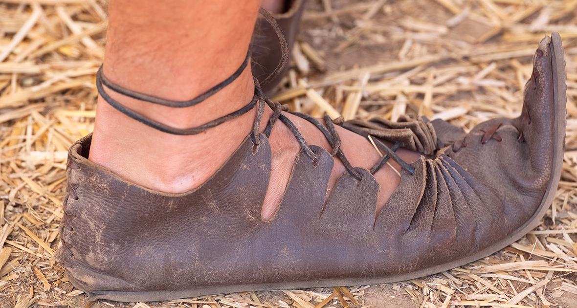 ¿Cuándo comenzaron a pasar de moda los zapatos?